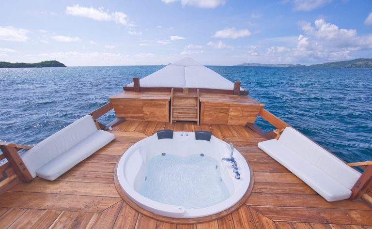 Why Choose a Komodo Superyacht for Your 2027 Vacation